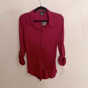 Living Doll Maroon/Red button down dress shirt, size medium NWT